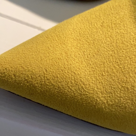 Material Girl mustard yellow pumps - Picture 3 of 4